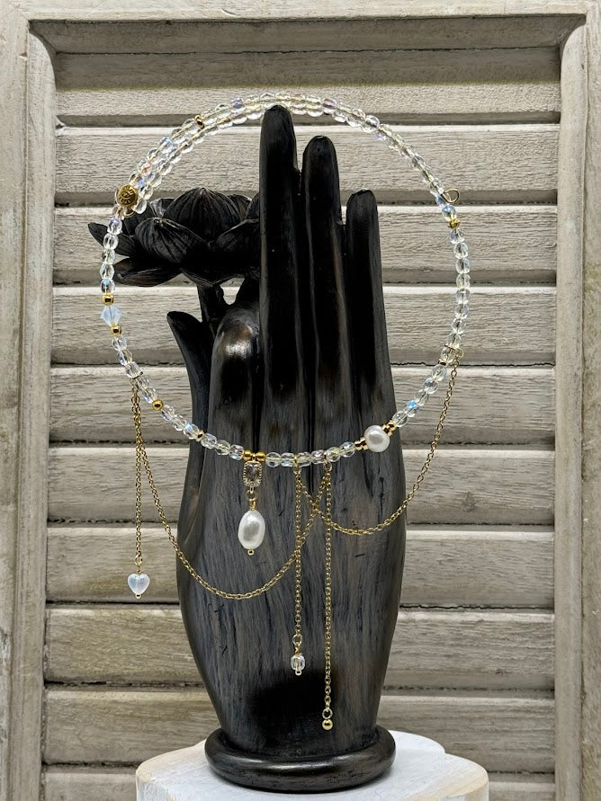 Beaded Choker - Pearl Heart